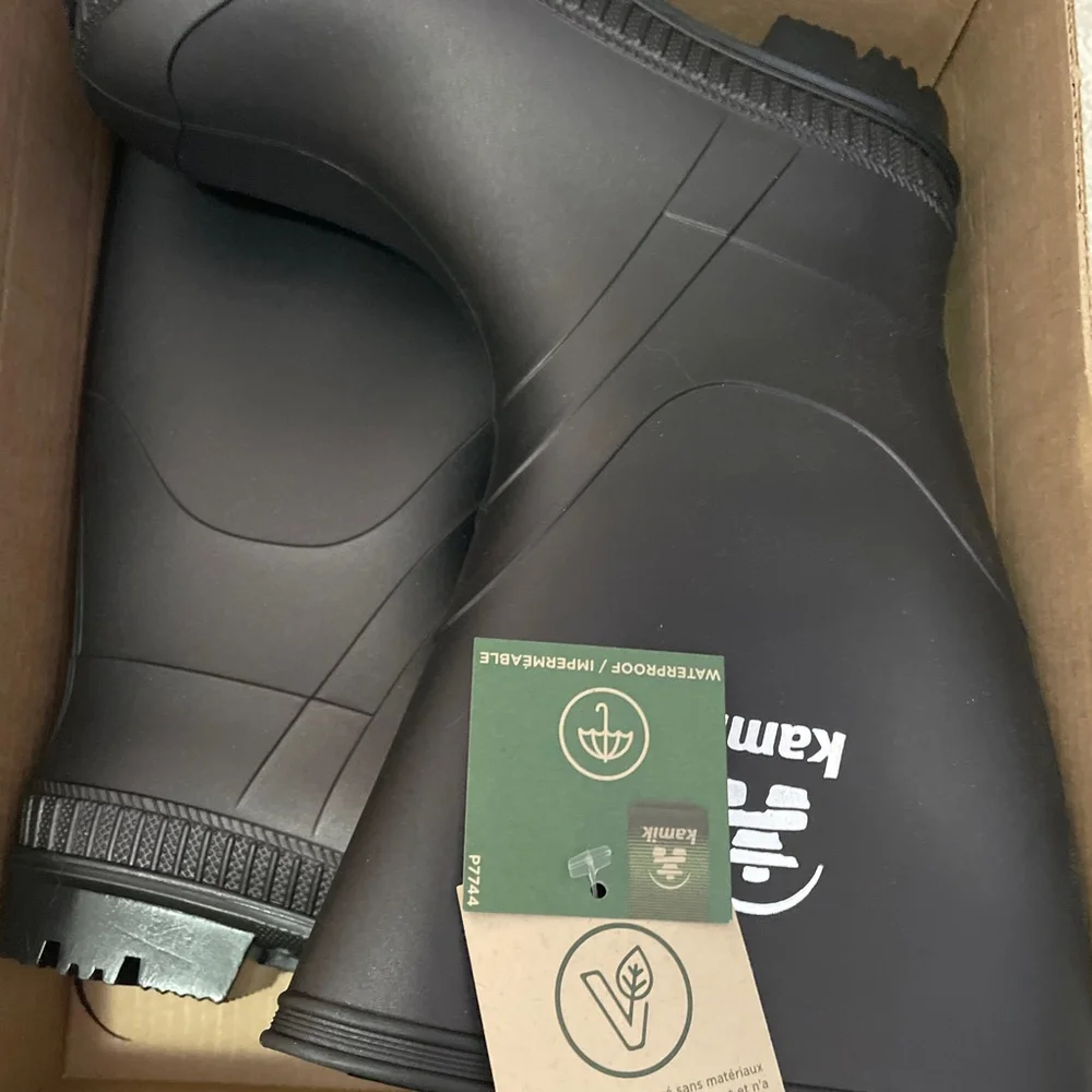 Kamik Stomp Rain Boot Youth Size 4 NWT